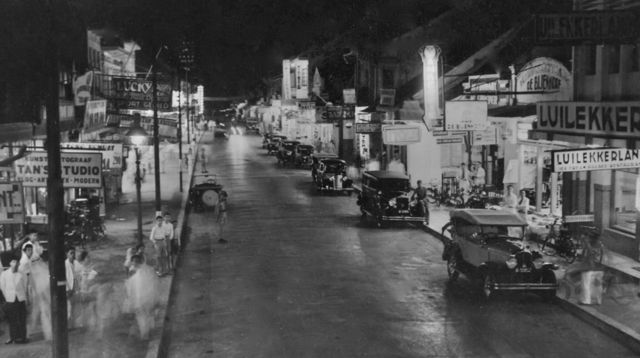 Pasar Baru at night 1941
